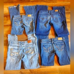 Bundle of 4 Jeans! *! Hollister, Levi, Maurice's! *!